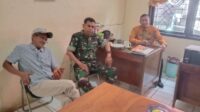 Babinsa Koramil 1420-06/Panca Rijang Komsos Bersama Aparat Kelurahan untuk Mempererat Hubungan Silaturahmi