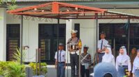 Upacara Bendera di SMKN 1 Pangsid, Kasat Lantas Sampaikan Pentingnya Tertib Lalu Lintas