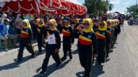UPT SDN 2 Teteaji Tampil Memukau dalam Lomba Gerak Jalan HUT RI ke-79