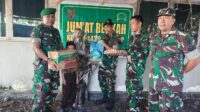 Jumat Berkah, Pers Babinsa Koramil 1420-06/Panca Rijang Berbagi Sembako Kepada Warga
