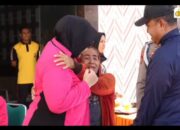 Kapolrestabes Makassar Kombes Pol. Dr. Mokhamad Ngajib Gelar Jumat Berkah, Berangkatkan Ibu Sri untuk Umroh