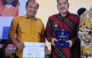 Pj Bupati Sidrap Raih Mohammad Syafei Awards Kategori Empowered Education Management