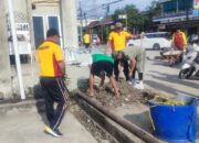 Masjid Bersih, Ibadah Nyaman: Kerja Bakti Polsek Panca Rijang, Koramil dan Mahasiswa di Sidrap