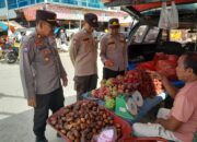 Pasar Ramai Menjelang Idulfitri, Sat Binmas Polres Sidrap Ingatkan Warga untuk Waspada