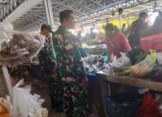 Babinsa Koramil 1420-04/Watang Pulu Lakukan Pemantauan Harga Sembako di Pasar Lawawoi