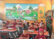 Babinsa Jajaran Koramil 1420-04/Watang Pulu Kawal Pendistribusian Makan Bergizi Gratis