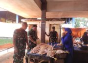 Jaga Stabilitas Pangan Babinsa Cek Harga Sembako Di Pasar