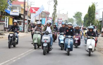Melalui Vespa, Kapolres Sidrap Ajak Warganya Menumbuhkan Rasa Nasionalisme