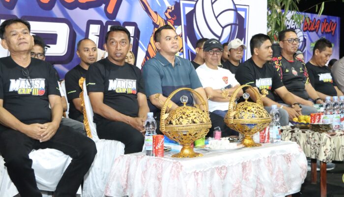 Bersama Bupati, Kapolres Sidrap Buka Tournament Volly Manisa Cup III 2025