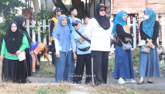 Pimpin Kerja Bakti di Panca Rijang, Wabup Nurkanaah Harap Berkelanjutan