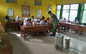 Babinsa Ramil Jajaran Kodim 1420/Sidrap Lakukan Pendampingan Program Makan Bergizi Gratis, Pastikan Kualitas dan Kebersihan