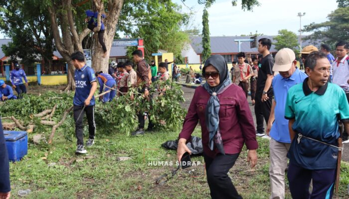 Nurkanaah Pimpin Kerja Bakti Massal, Stadion Ganggawa Bersiap Tambah Fasilitas Olahraga