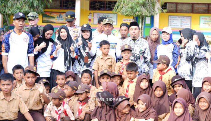 Bupati Syaharuddin Kunjungi Sekolah Terpencil di Tana Toro, Siapkan Beasiswa bagi Siswa Berprestasi